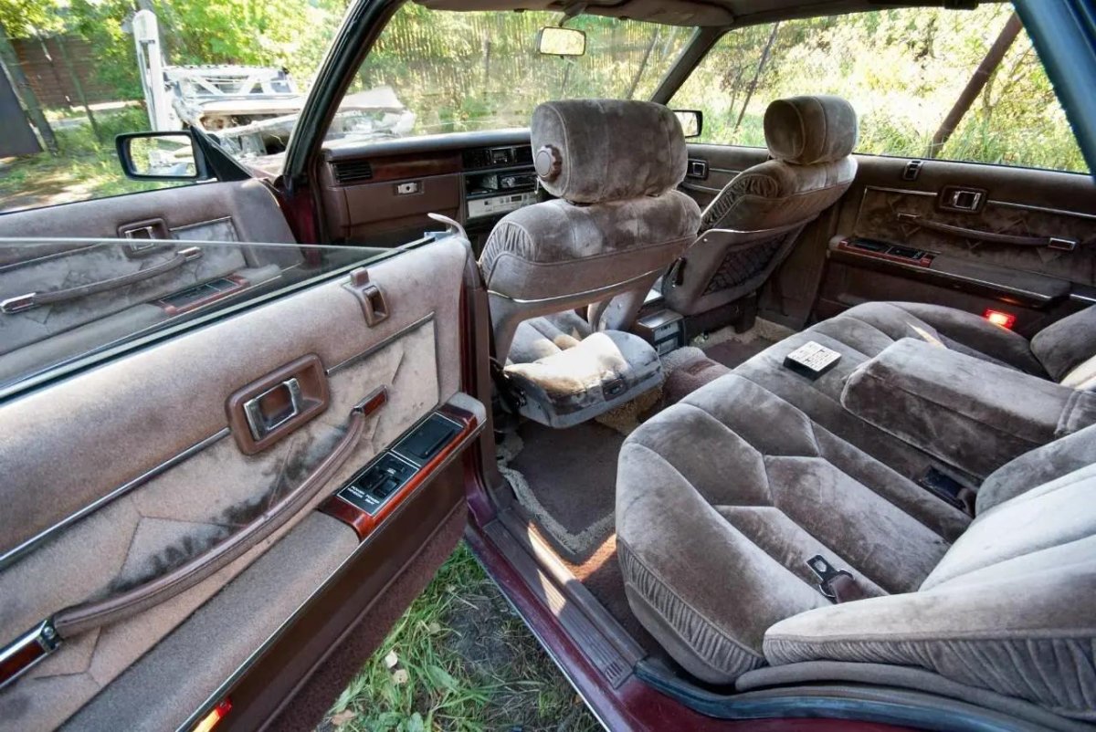 Nissan Cedric y30 Brougham