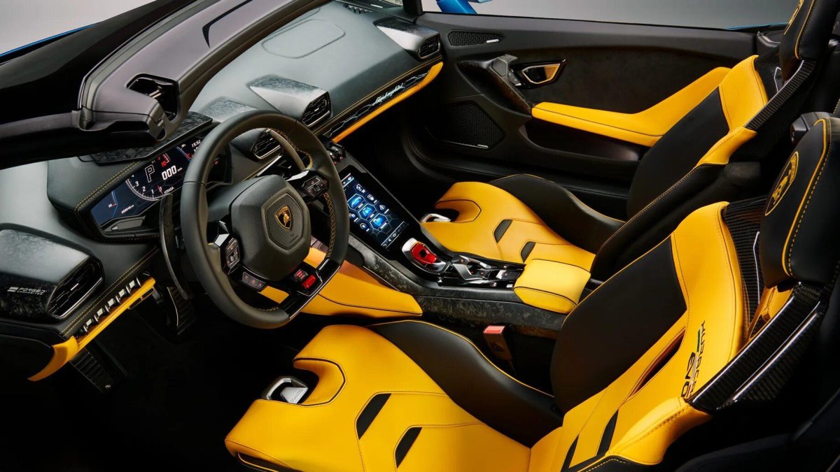 Lamborghini Huracan EVO салон