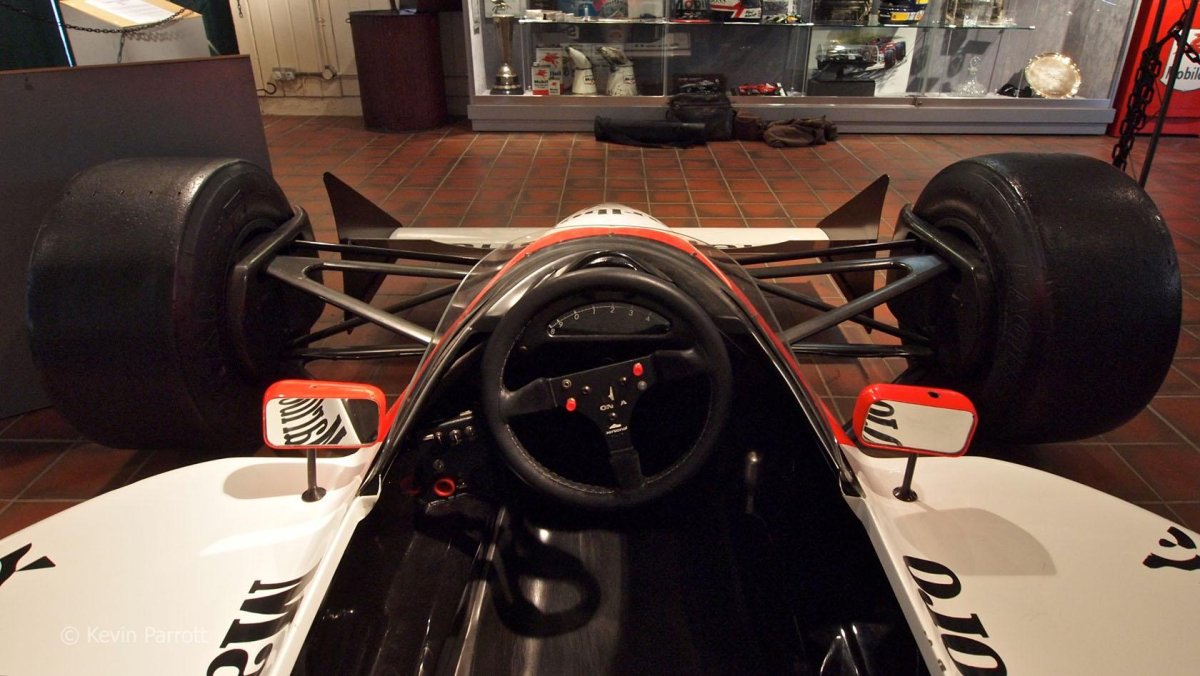 MCLAREN mp4/4 Cockpit