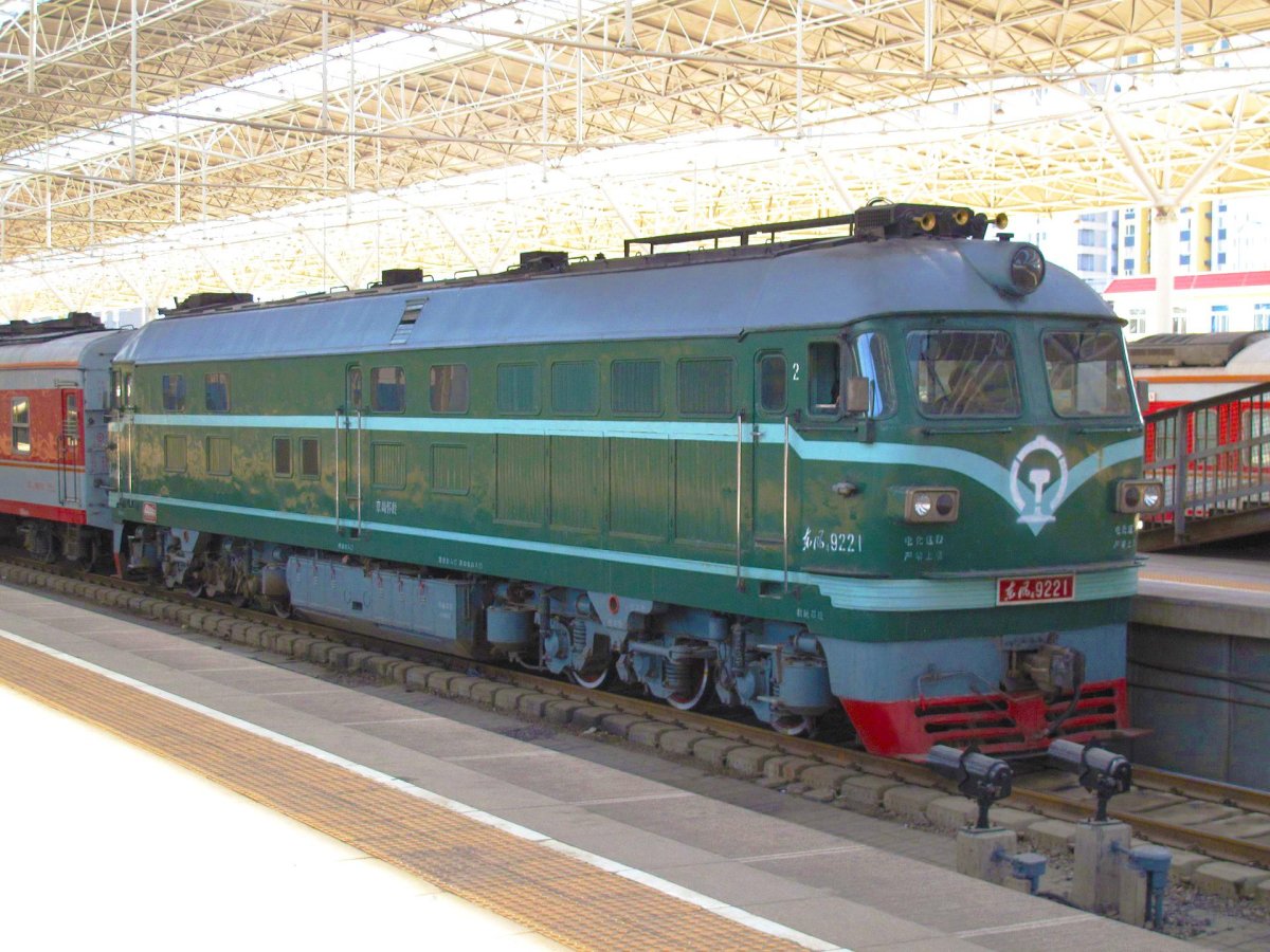 Китайский тепловоз df3