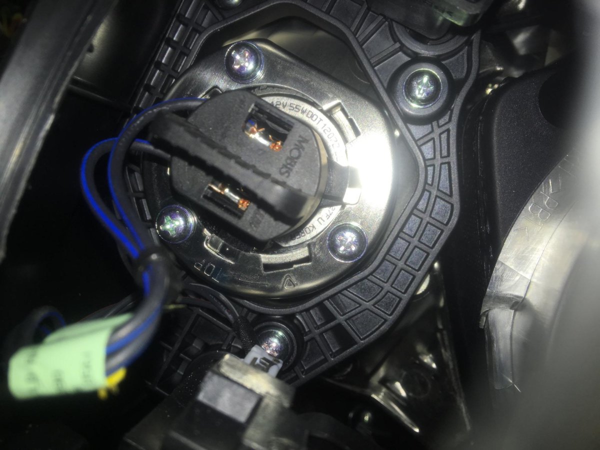 Лампочки ближнего света Хендай Санта Фе 2015