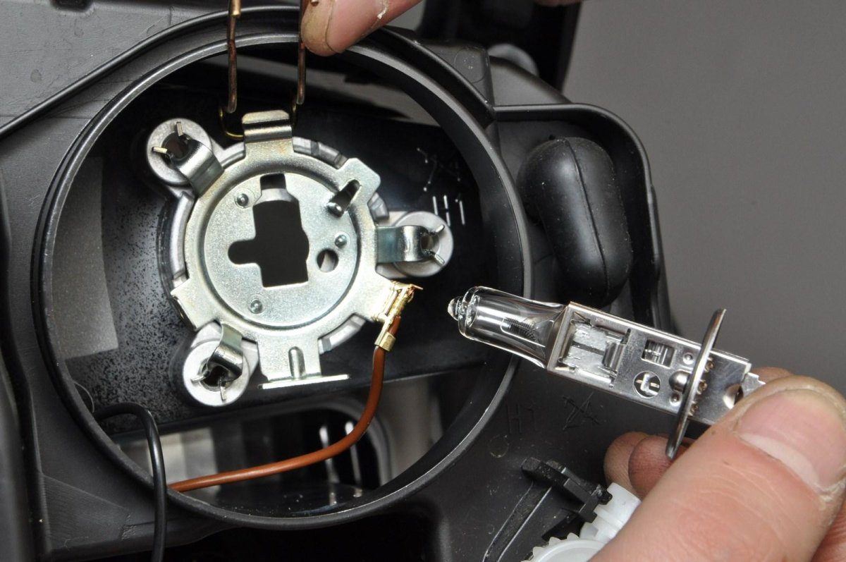 Лампа ближнего света Лада Калина 2