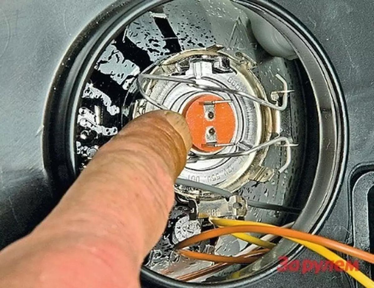 Лампа дальнего и ближнего света Калина 1