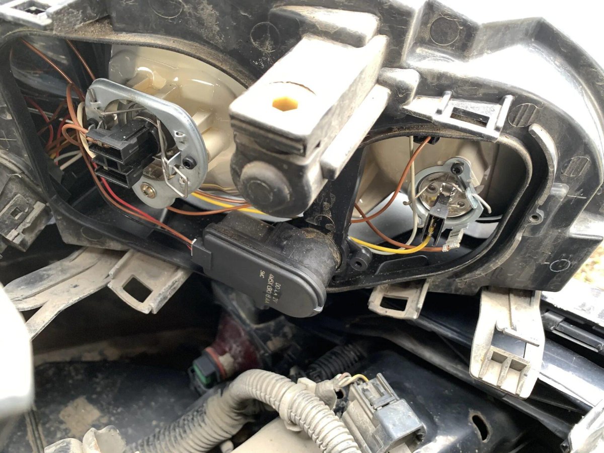 Лампа Ближний свет Форд фокус 2