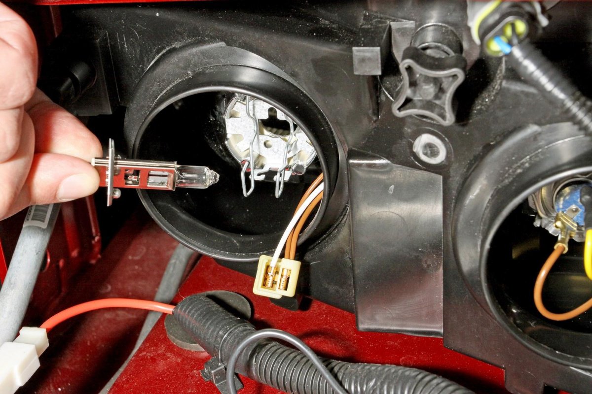 Лампа ближнего света Chevrolet Нива 2123