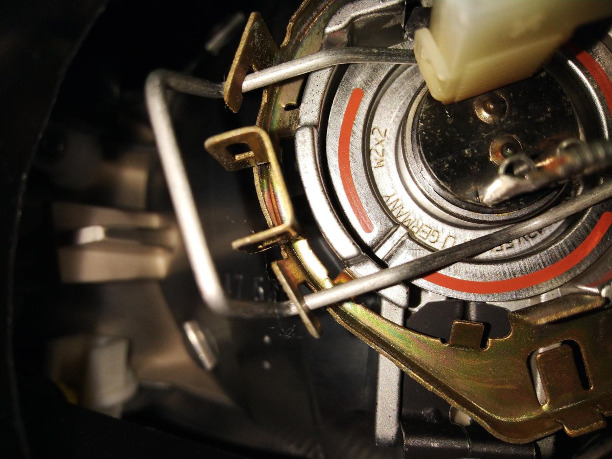 Лада Калина 2 лампочка ближнего света