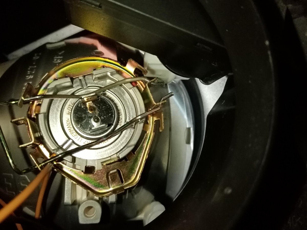 Крепление лампы ближнего света Калина 2