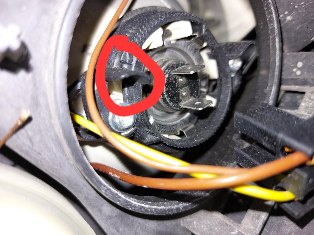 Лампочка ближнего света для Мерседес w203