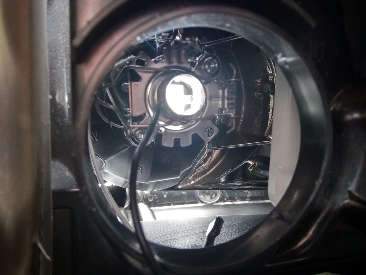 Лампа ближнего света Рено Дастер