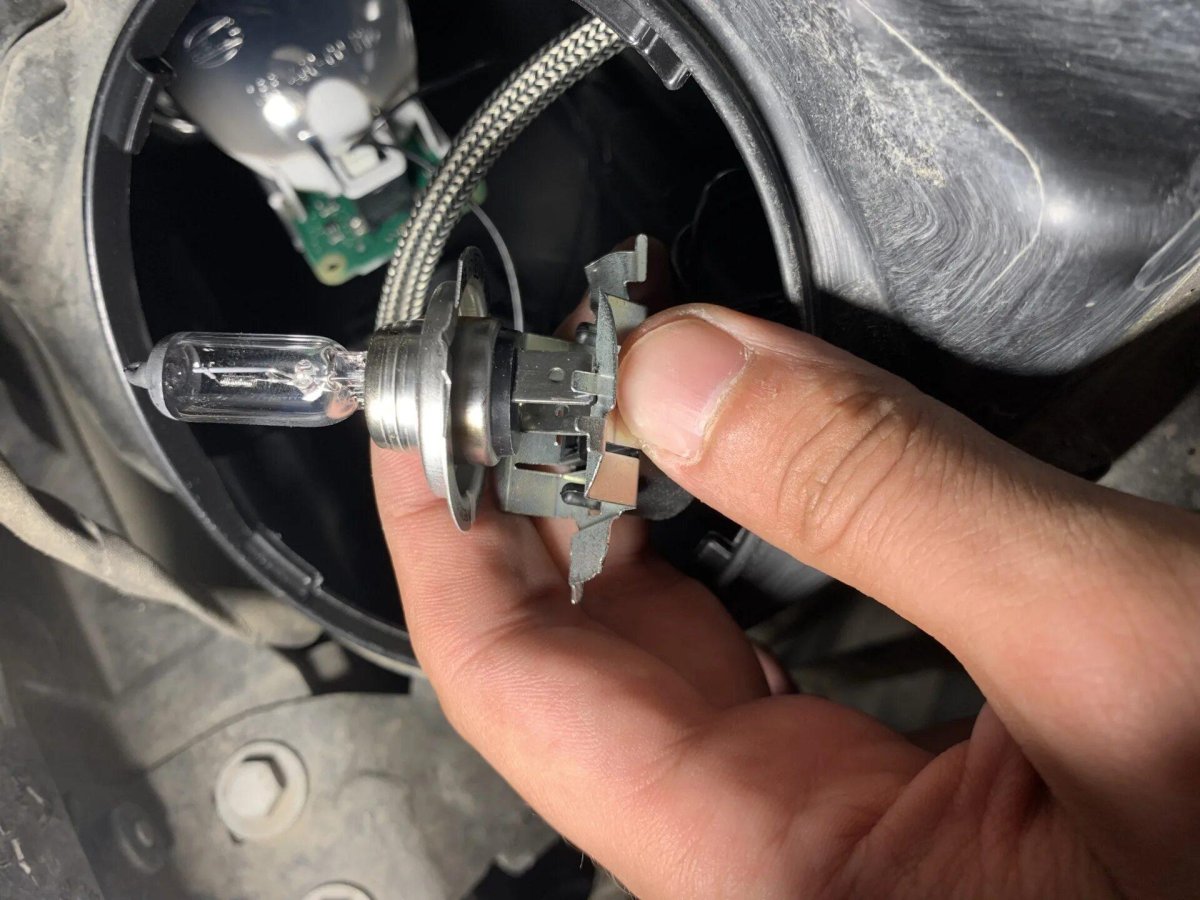 Лампа ближнего света Мерседес w212