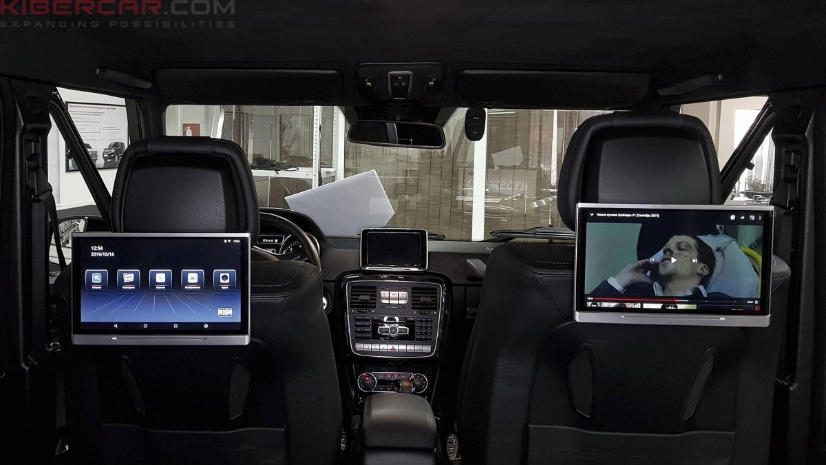 БМВ е38 с мониторами в подголовниках