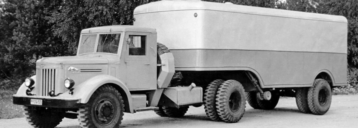 МАЗ-200 сзади