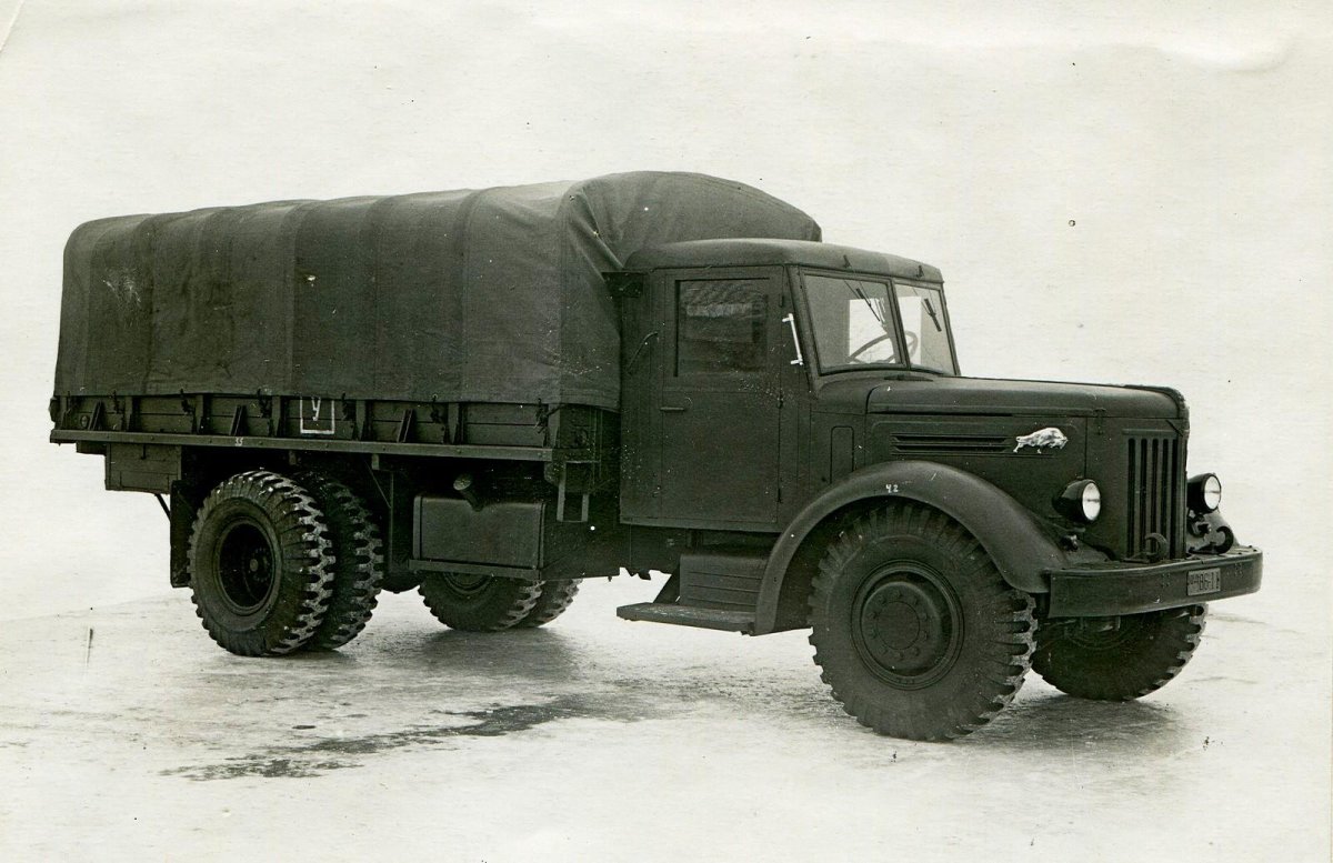 МАЗ-200г автомобиль