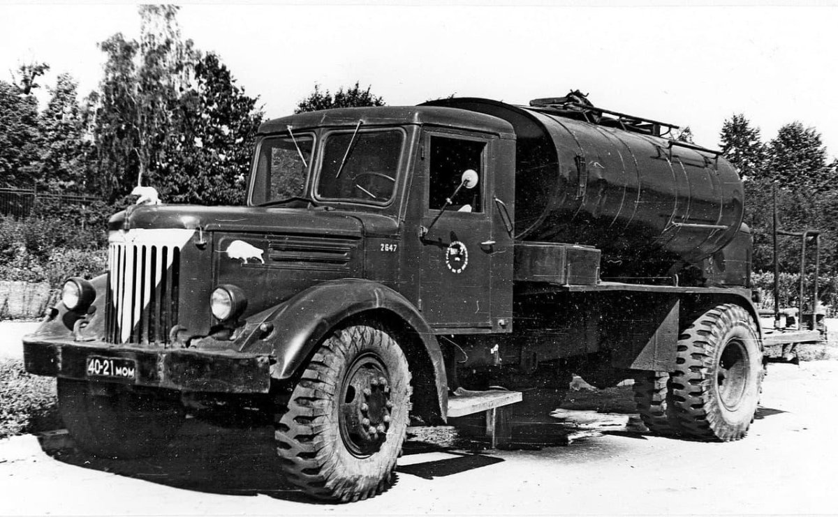 Грузовик МАЗ 200