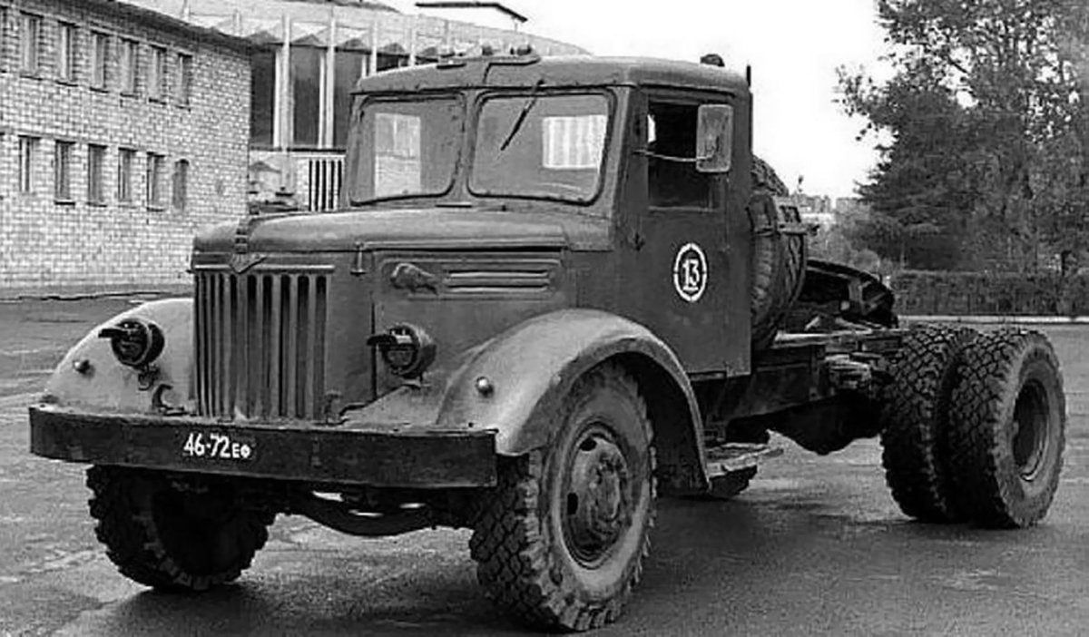 МАЗ 200 тягач