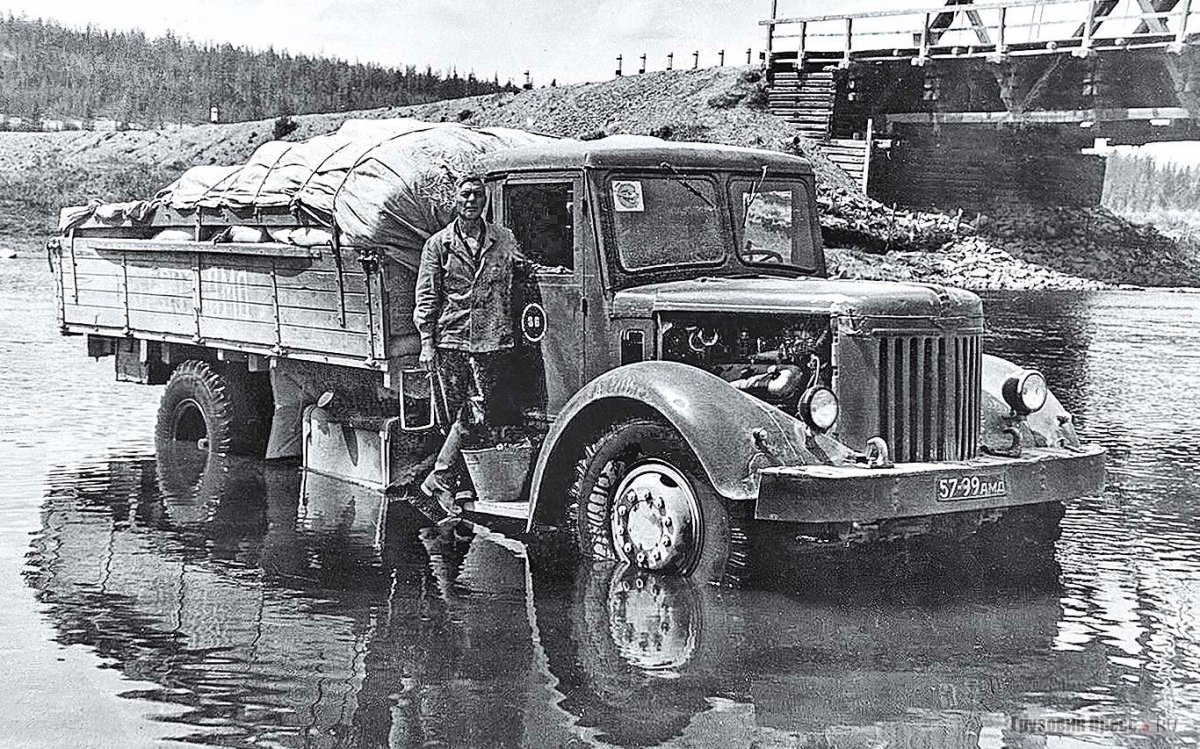 МАЗ 200 тягач