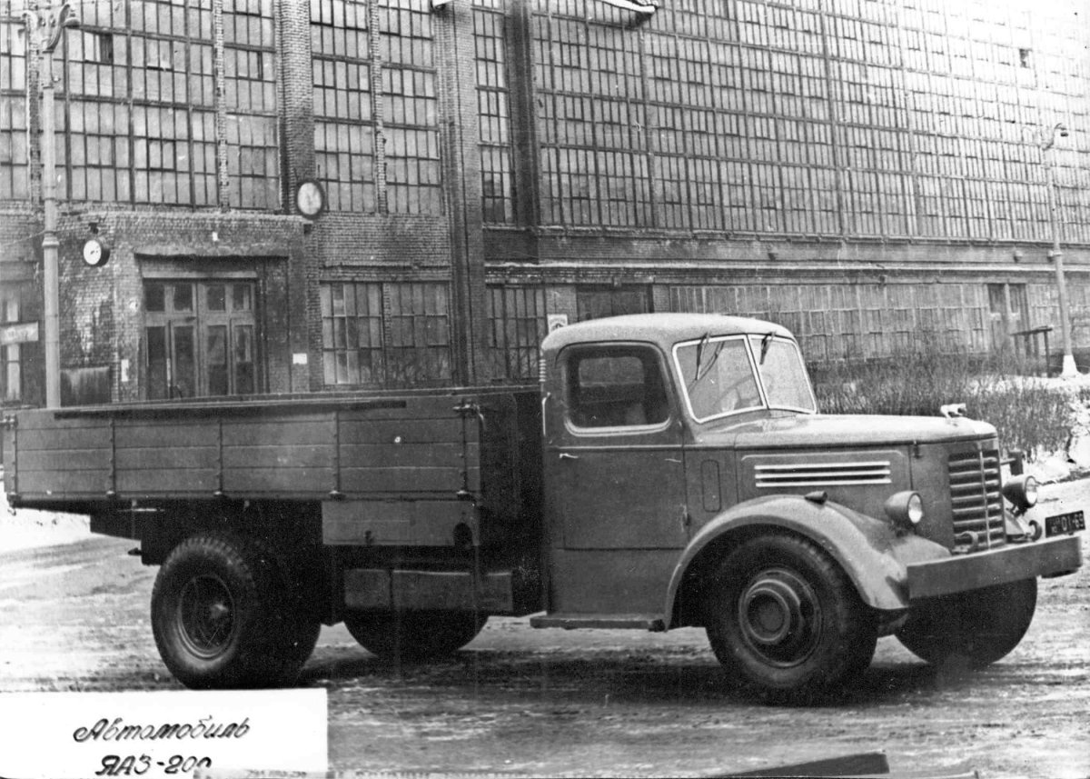 МАЗ ЯАЗ 200