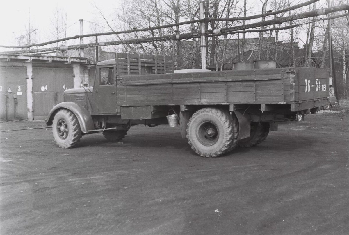 МАЗ-200 молоковоз