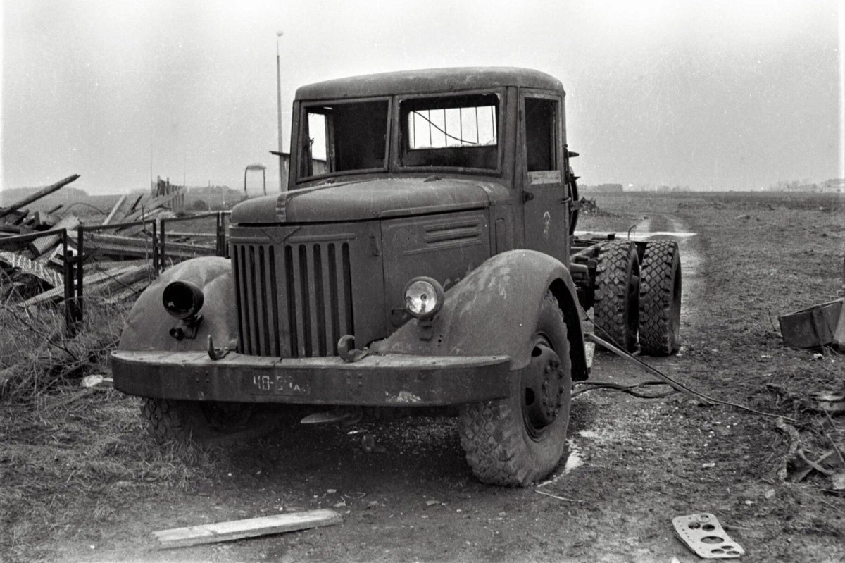 МАЗ 200 армейский