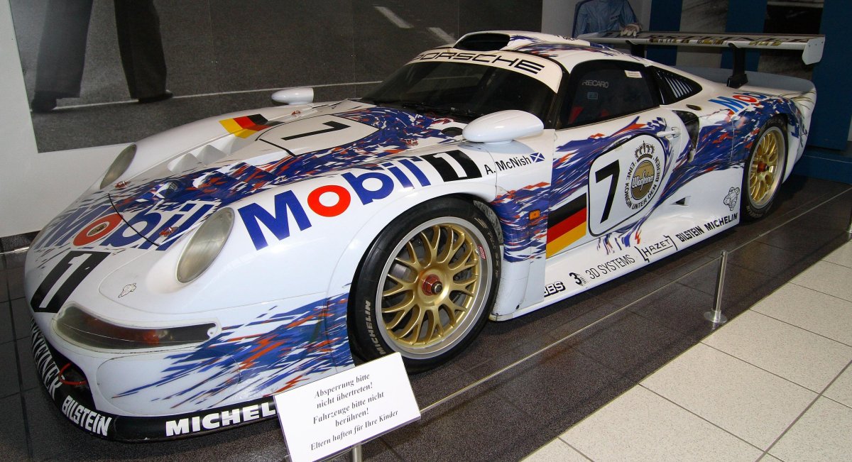 Porsche 911 gt1 le mans