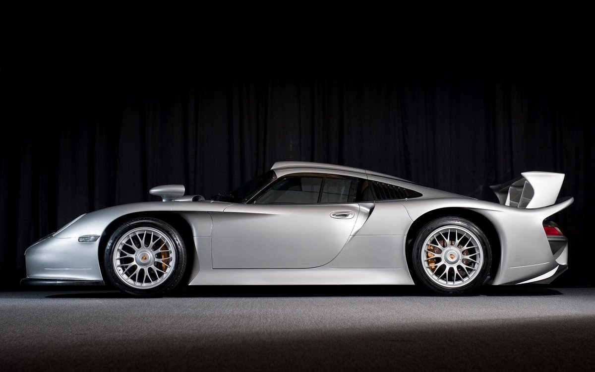 Порше 911 gt1