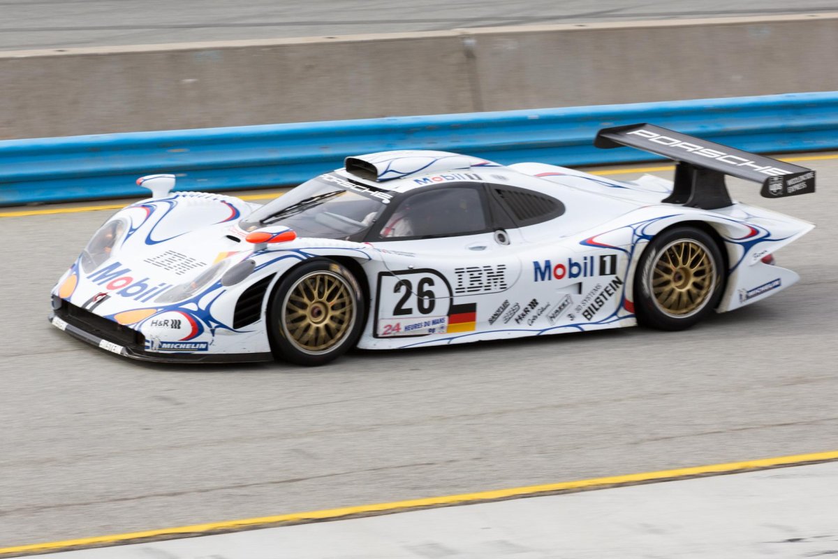 Porsche 911 gt1-98