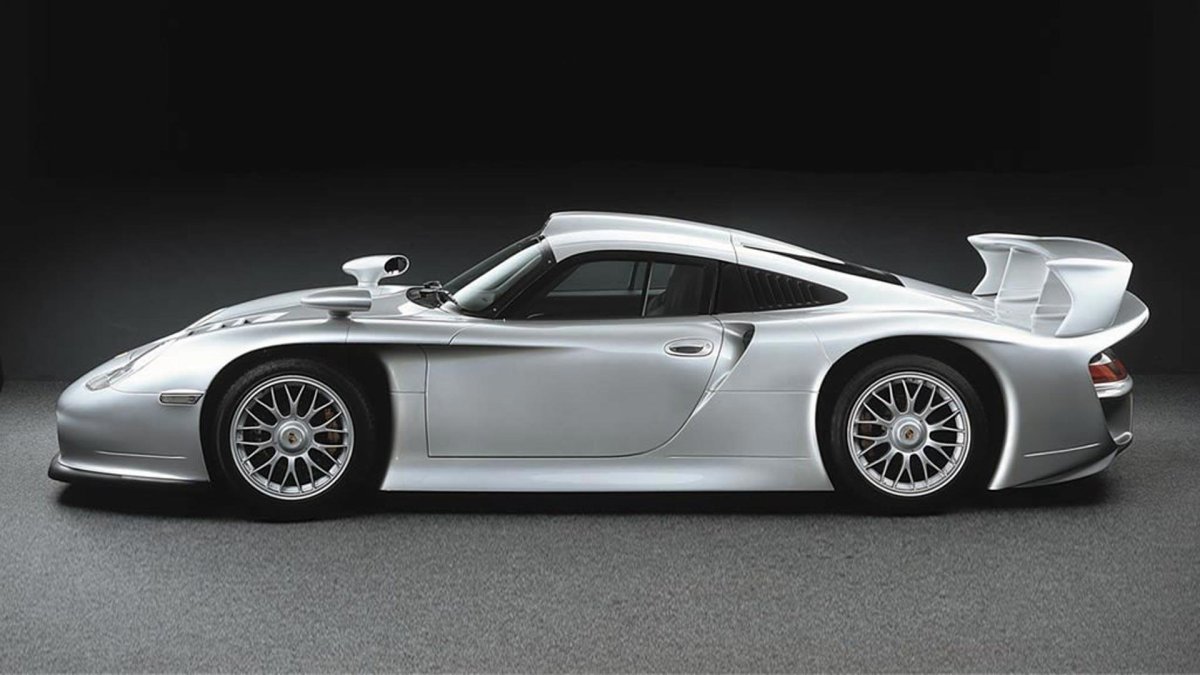 Порше 911 gt1 Strassenversion