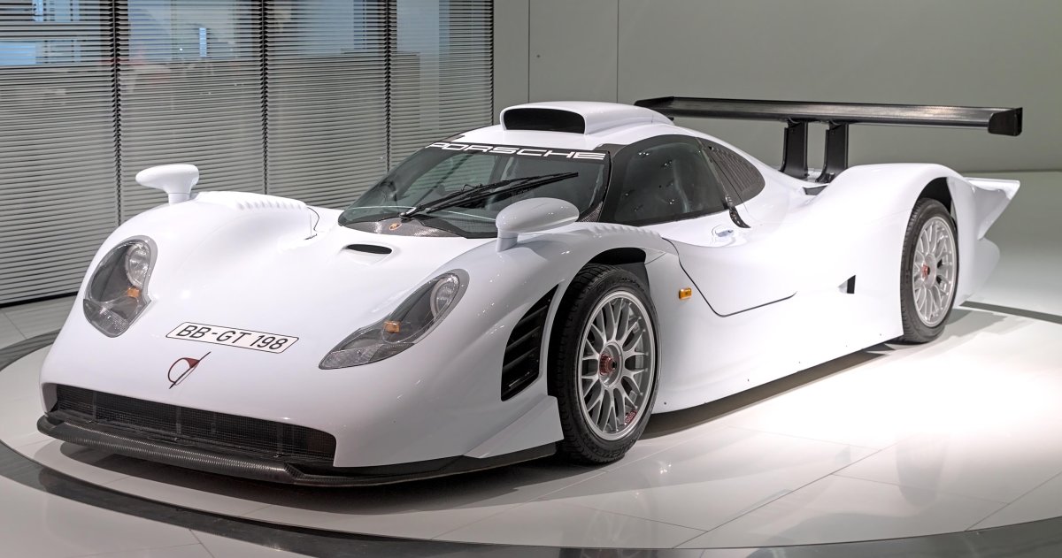 Porsche 911 gt1-98