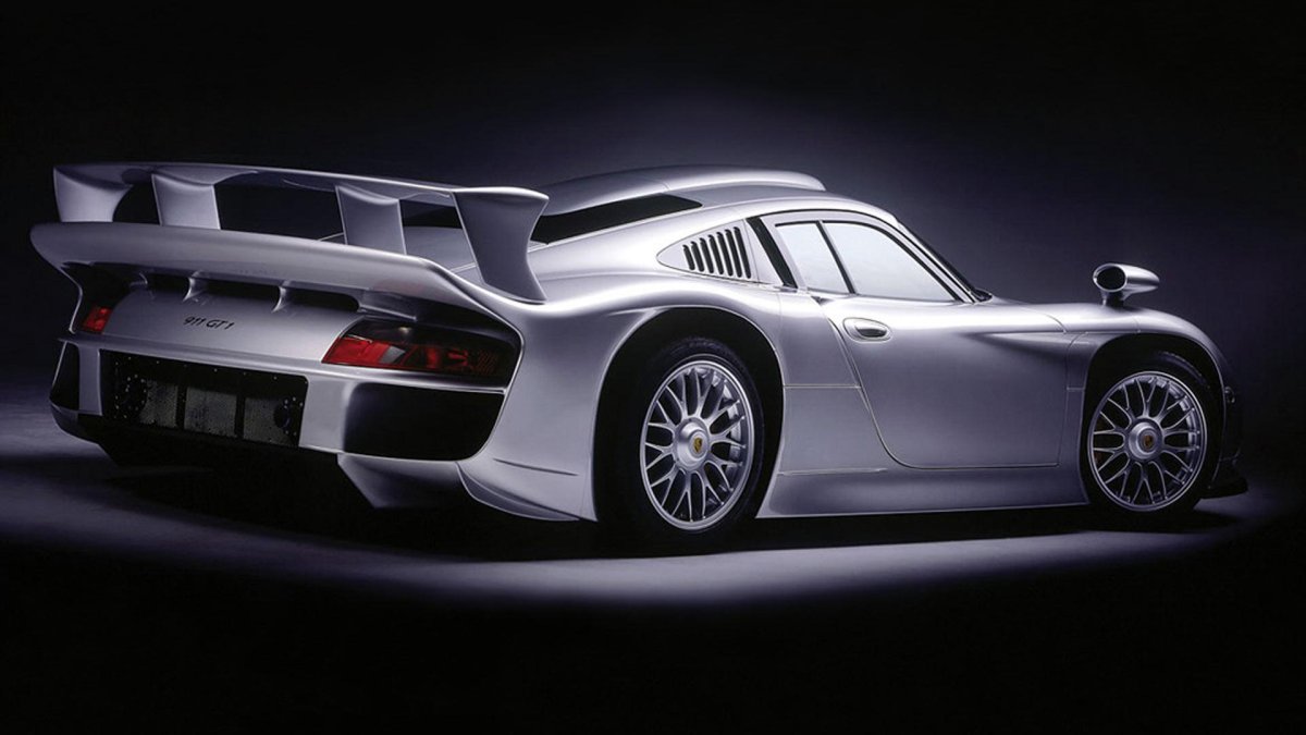 Порше 911 gt1