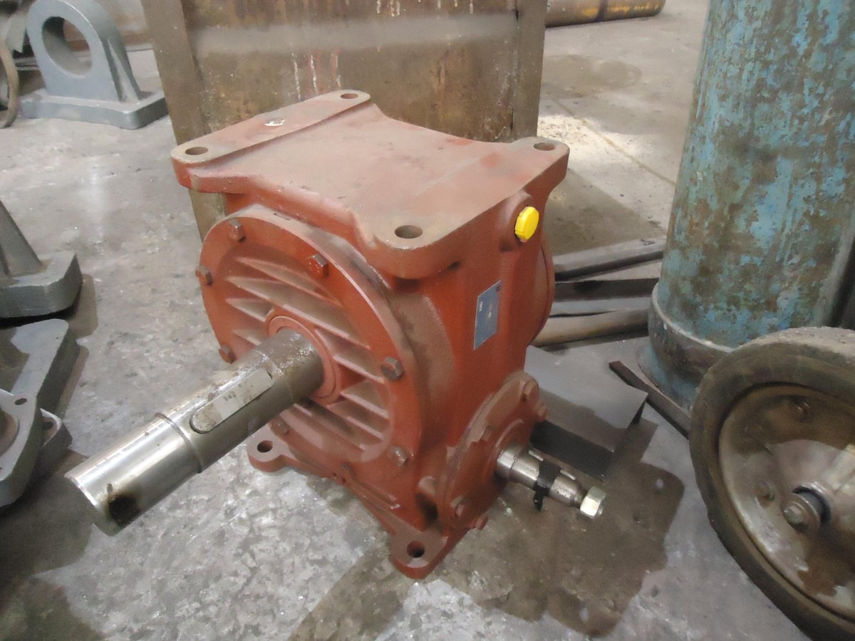 Редуктор ч 80 40 52 ву-1