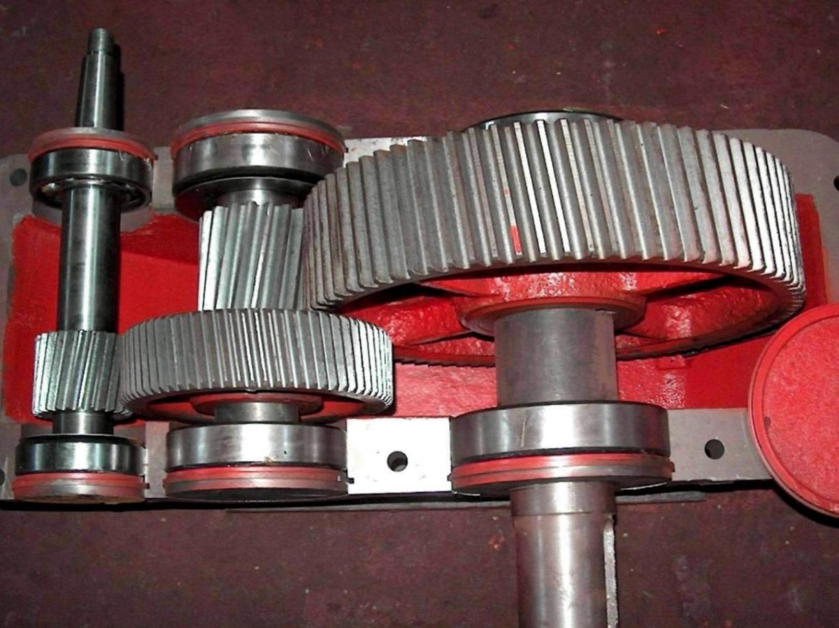 Редуктор ц2у-315-40-12