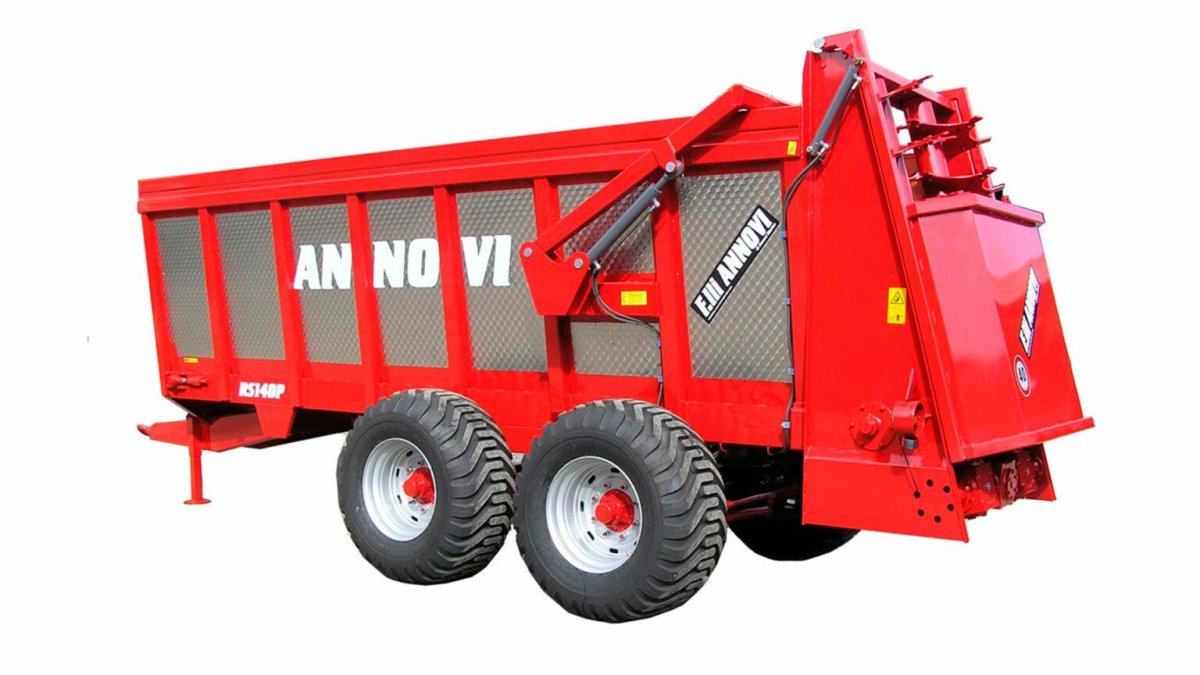 Машина для внесения твердых органических удобрений МТУ-15