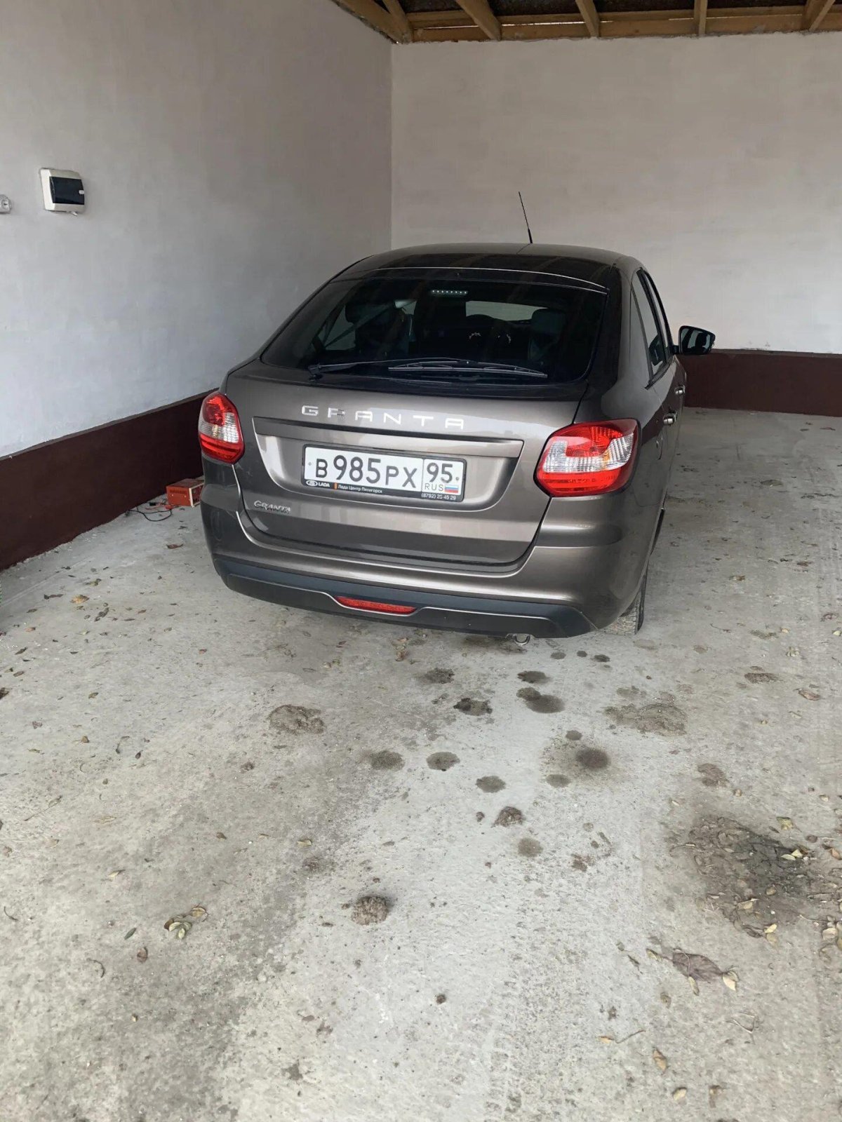 Шильдик Гранта в стиле Порше