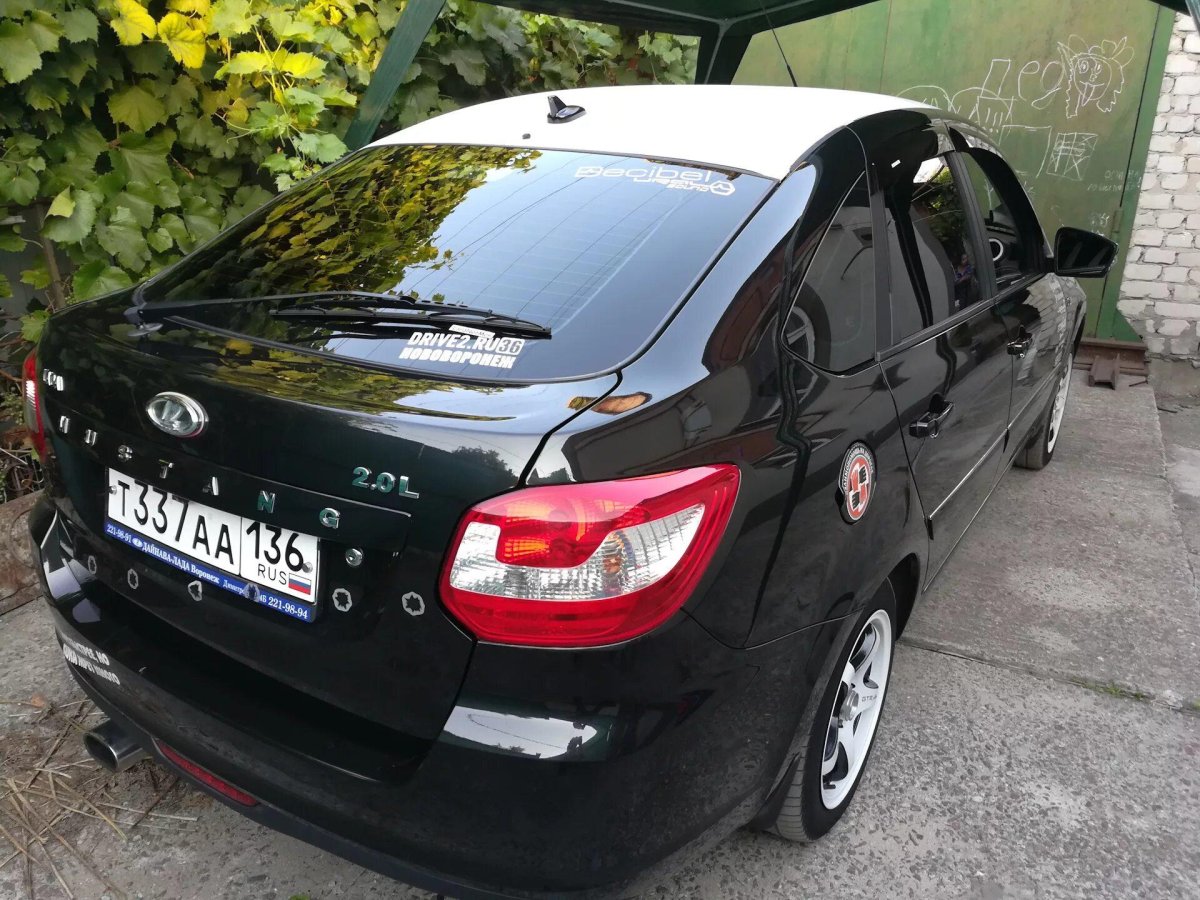 Черные шильдики на гранту лифтбек