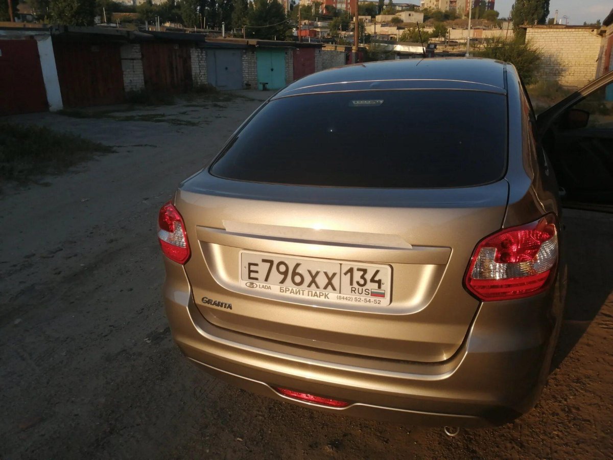 Шильд Лада Гранта лифтбек