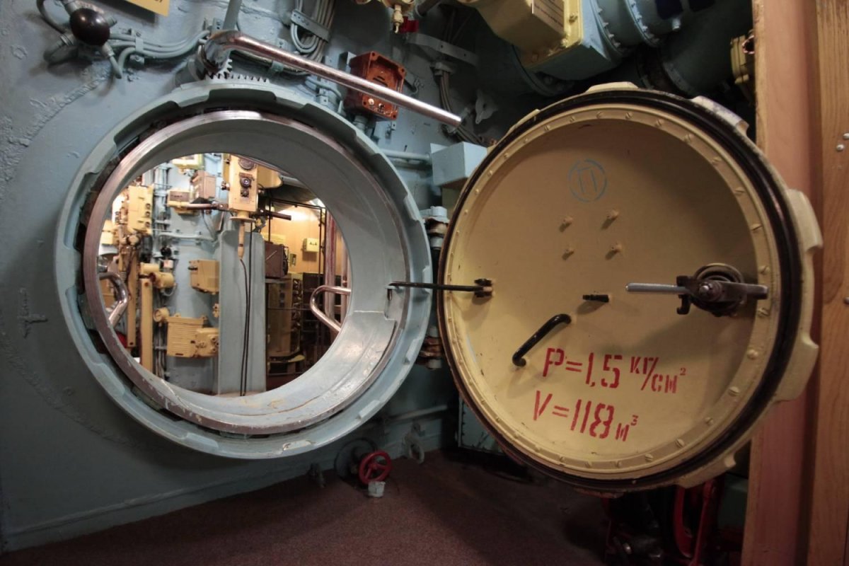 Комингс-площадка подводной лодки Курск