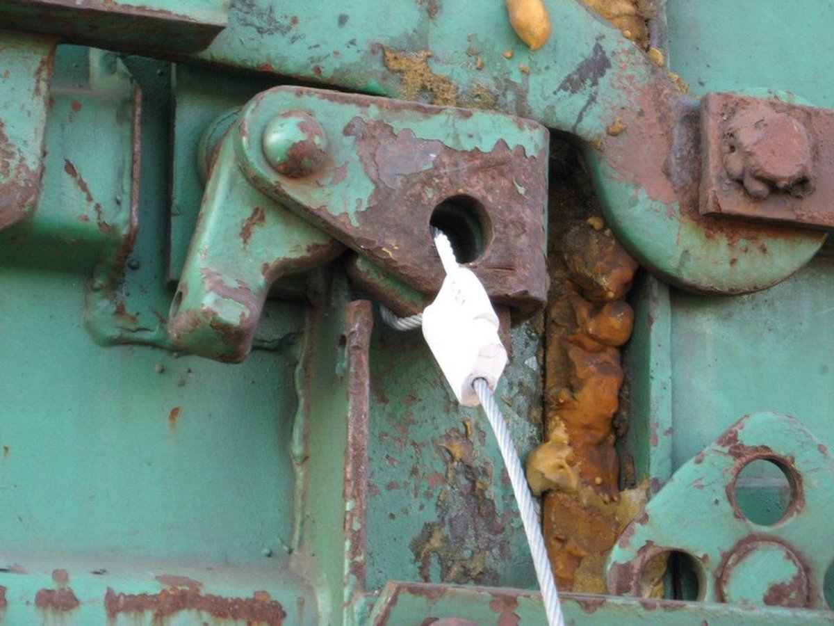 ЗПУ крытого вагона на двери