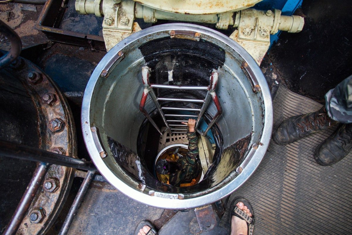 Верхний рубочный люк подводной лодки