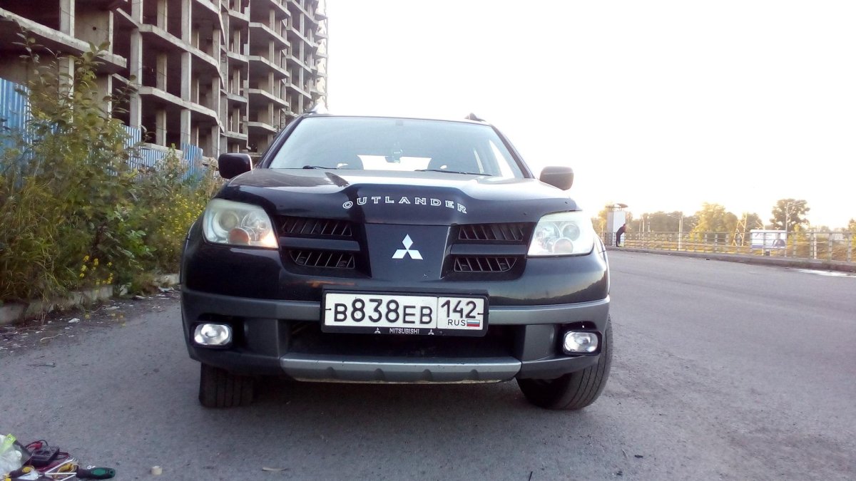 Mitsubishi Outlander 2004 противотуманки