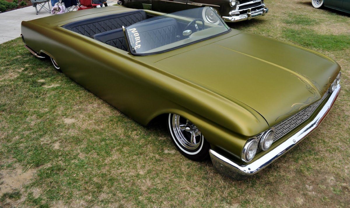 Ford Custom Lowrider