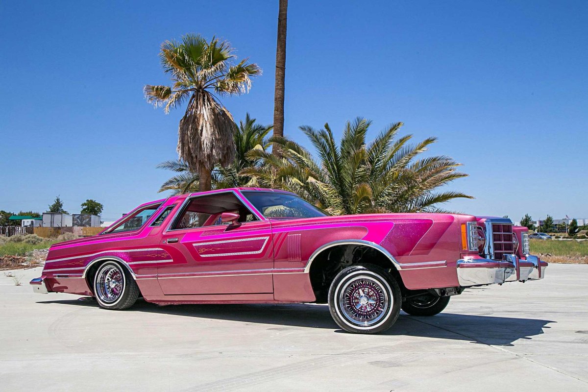 Ford Thunderbird лоурайдер