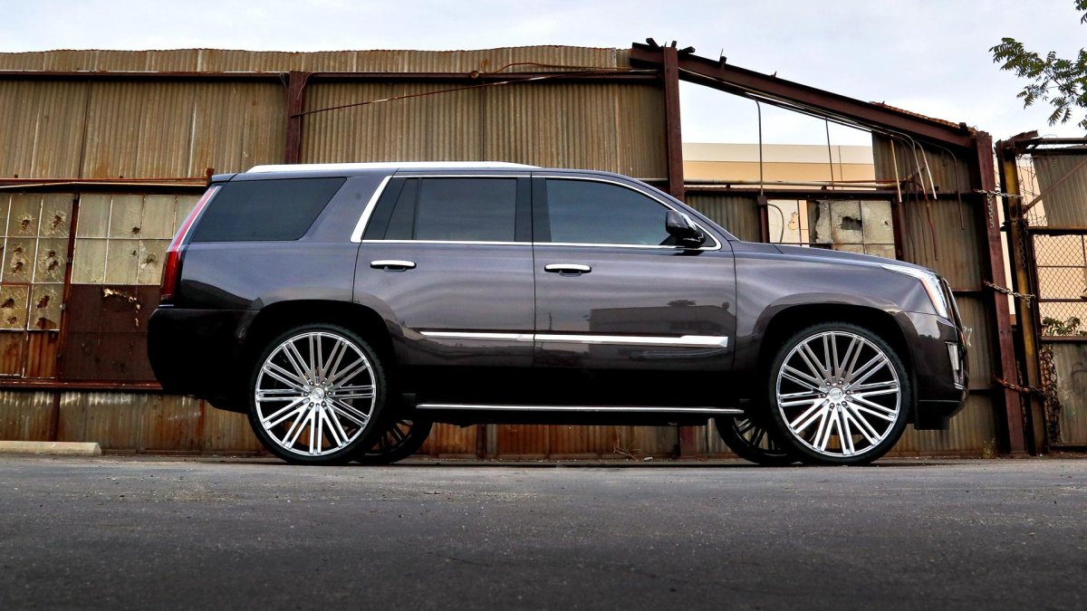 Cadillac Escalade r24