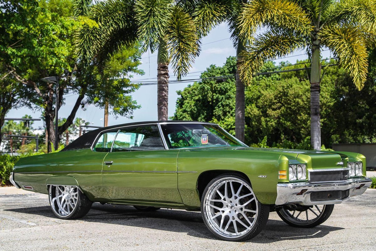 Chevrolet Impala лоурайдер