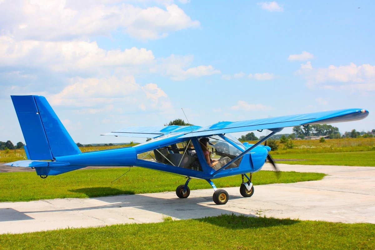 Голубой самолет