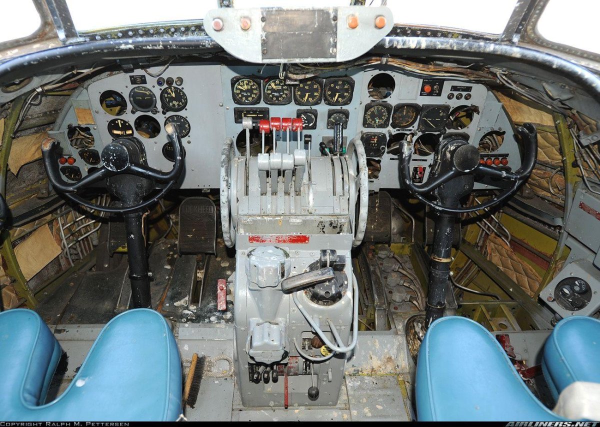 Самолет Constellation кабина