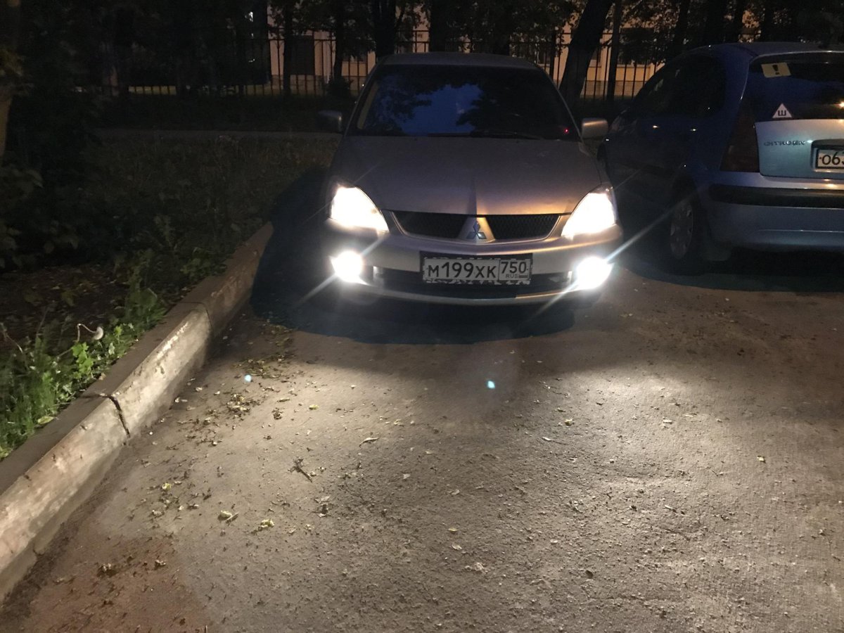 Лед лампы в ПТФ Лансер 9