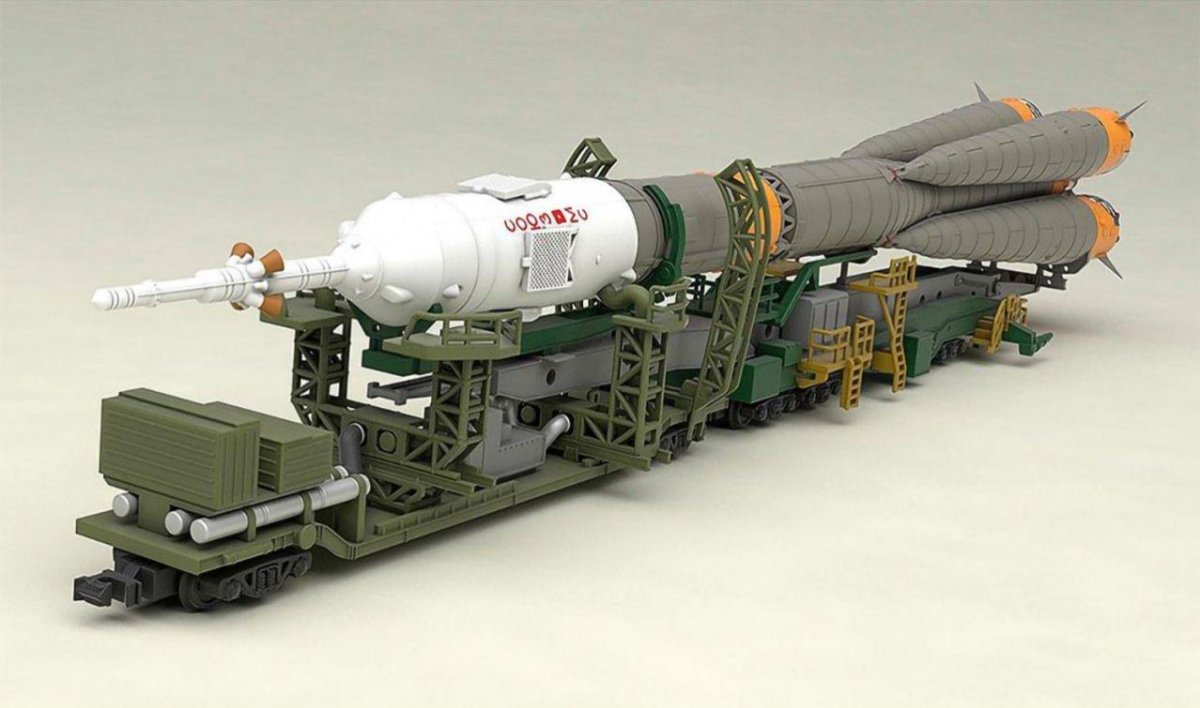 1/150 Plastic model soyuz Rocket &amp; transport Train