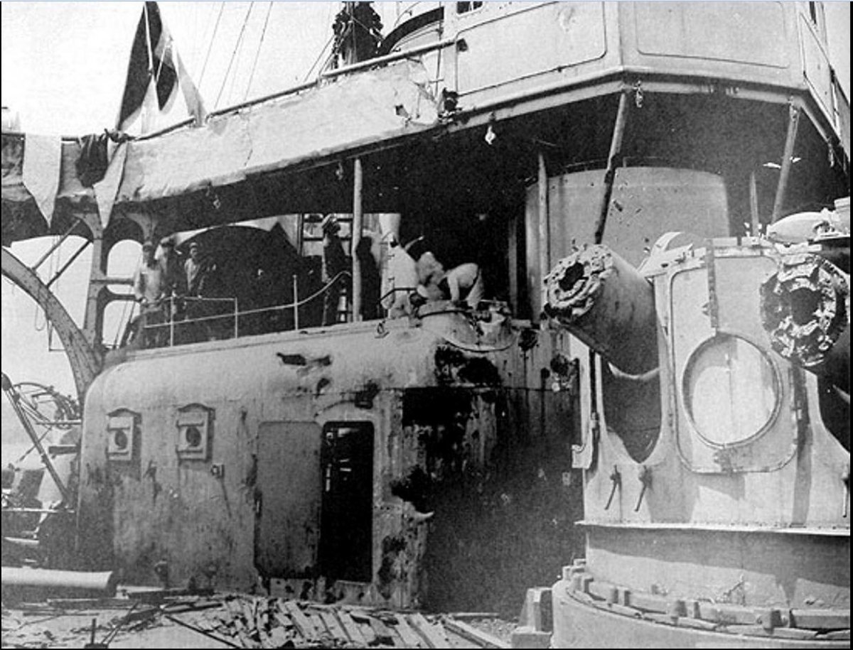 Крейсер Аврора после Цусимы