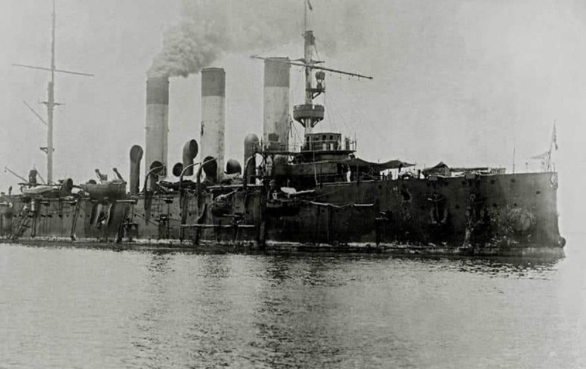 Крейсер Аврора после Цусимского сражения