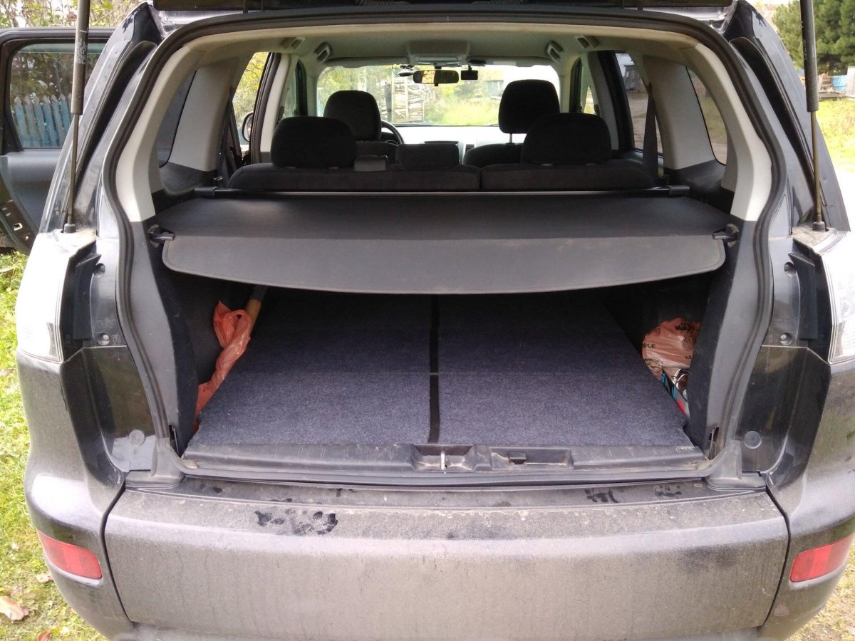 Mitsubishi Outlander XL багажник